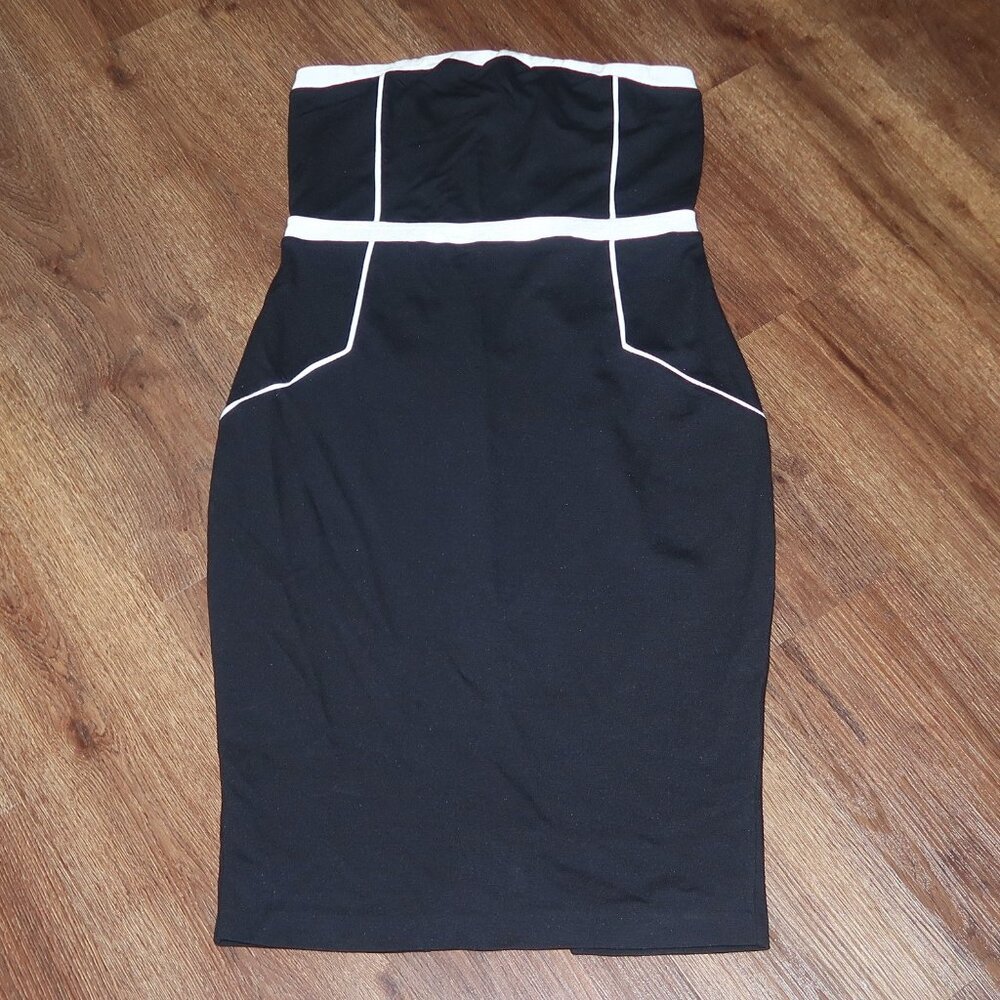 NWT Womens Express Black White Trim Stretch Knit Convertible Strapless Dress 12 - Picture 1 of 5